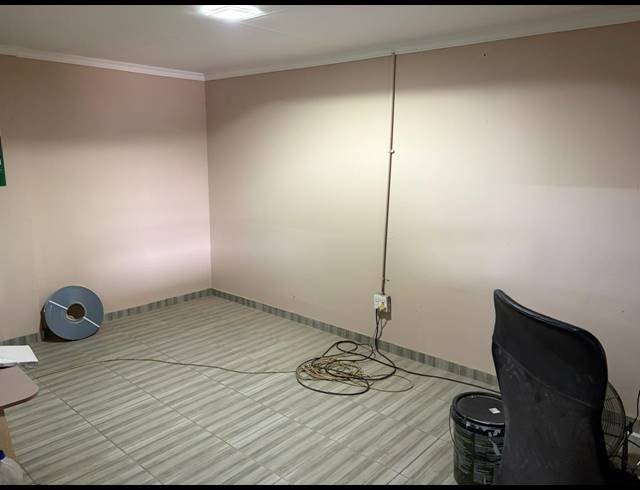 150M² WORKSHOP TO LET IN BLESBOKLAAGTE